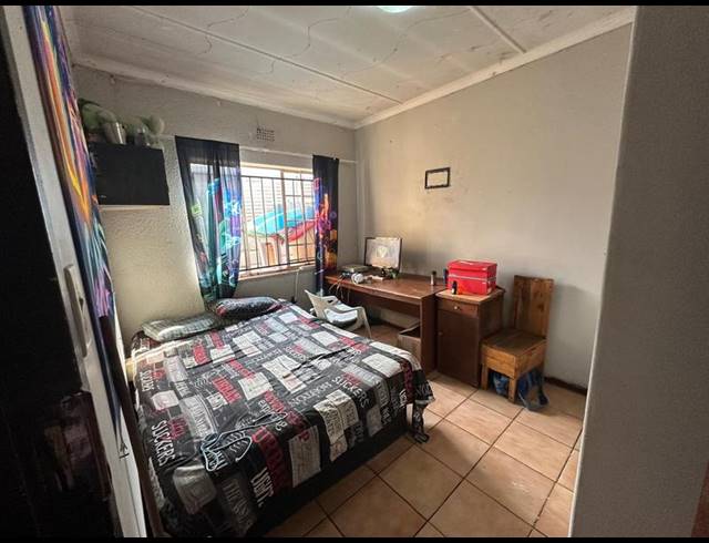 3 BEDROOM HOUSE FOR SALE IN ELSBURG